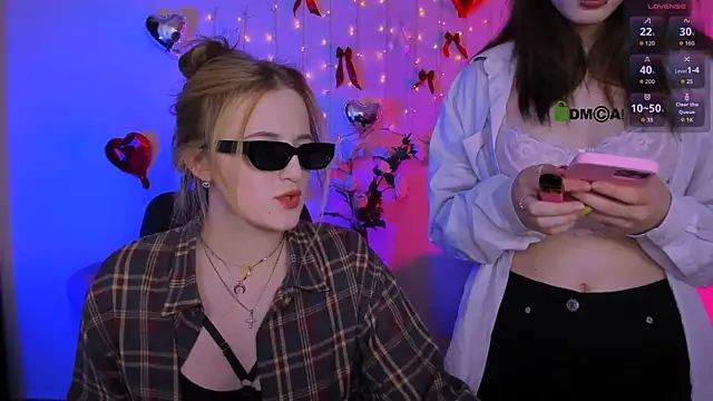 luna berryy online show from April 18, 2026, 9:04 pm