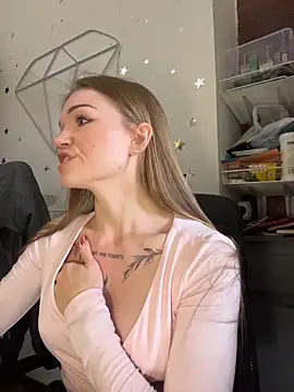 KitteCat online show from November 18, 2025, 9:36 am