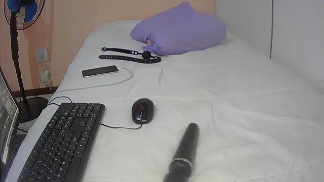 Snapshot of ebonyjezebel chatting on December 18, 2024, 1:23 pm ebonyjezebel online show from December 18, 2024, 1:23 pm