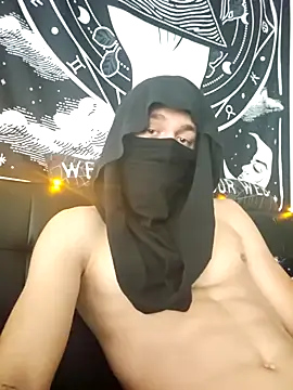 Snapshot of Gambit_69420 chatting on November 19, 2025, 6:52 pm Gambit 69420 online show from November 19, 2025, 6:52 pm