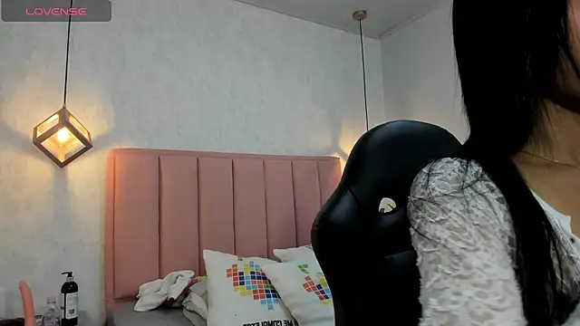 MAYROBERTSS online show from January 16, 2025, 12:20 pm