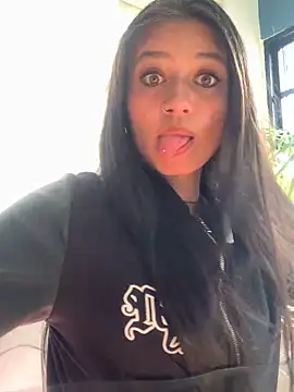 Snapshot of Kyna_euphoria chatting on December 27, 2024, 7:57 pm Kyna euphoria online show from December 27, 2024, 7:57 pm