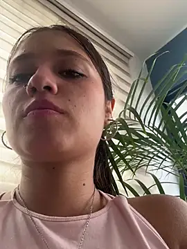 Snapshot of Kyna_euphoria chatting on January 3, 2025, 3:55 pm Kyna euphoria online show from January 3, 2025, 3:55 pm