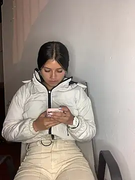 Snapshot of Kyna_euphoria chatting on January 21, 2025, 1:18 am Kyna euphoria online show from January 21, 2025, 1:18 am