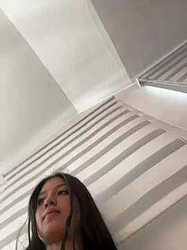 Snapshot of Kyna_euphoria chatting on February 2, 2025, 7:35 pm Kyna euphoria online show from February 2, 2025, 7:35 pm