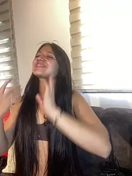 Snapshot of Kyna_euphoria chatting on February 7, 2025, 2:04 pm Kyna euphoria online show from February 7, 2025, 2:04 pm