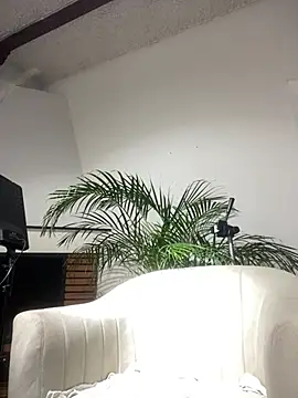 Snapshot of Kyna_euphoria chatting on February 8, 2025, 7:27 pm Kyna euphoria online show from February 8, 2025, 7:27 pm