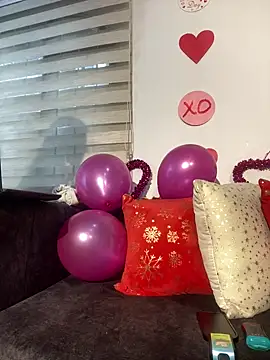 Snapshot of Kyna_euphoria chatting on February 11, 2025, 9:03 pm Kyna euphoria online show from February 11, 2025, 9:03 pm