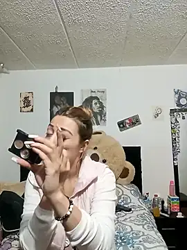 Snapshot of Kyna_euphoria chatting on February 15, 2025, 11:03 pm Kyna euphoria online show from February 15, 2025, 11:03 pm