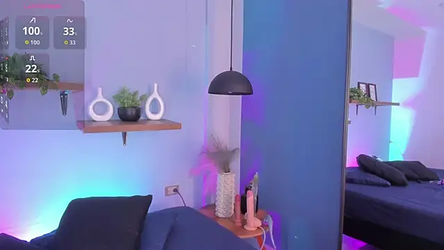 maddy walker online show from December 17, 2025, 12:33 pm