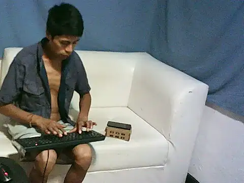 Snapshot of dani07- chatting on February 7, 2025, 10:20 pm dani07- online show from February 7, 2025, 10:20 pm