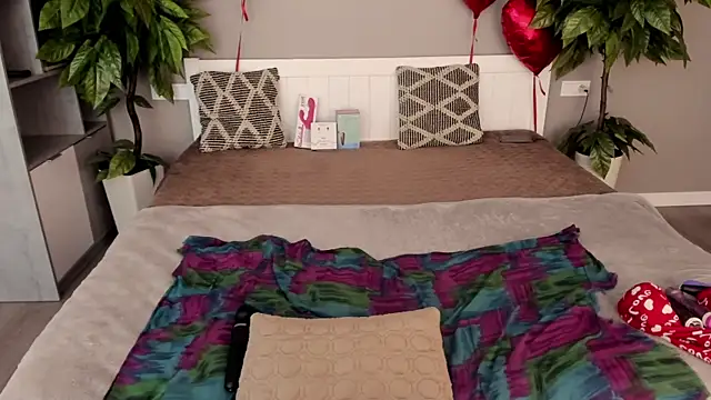 VeronikaVel online show from February 26, 2025, 4:25 am