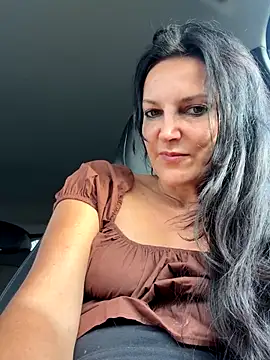 -OLYA- online show from November 12, 2025, 12:49 pm