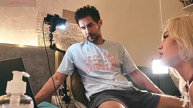 Snapshot of 2lust chatting on December 22, 2025, 8:55 am 2lust online show from December 22, 2025, 8:55 am