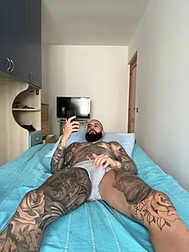 Snapshot of Gioeltoro89 chatting on May 31, 2026, 2:13 pm Gioeltoro89 online show from May 31, 2026, 2:13 pm