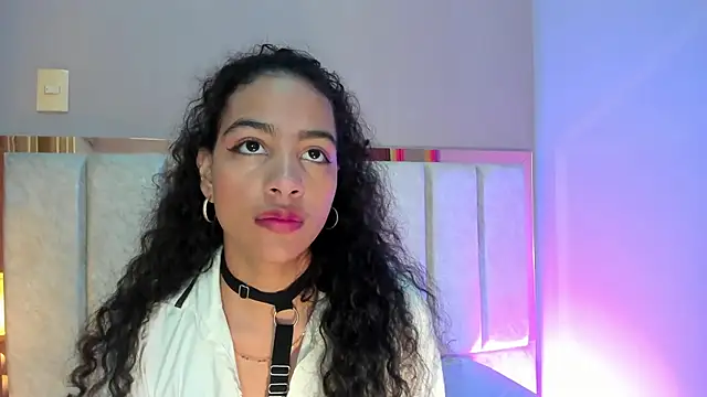 AntonellaHall  online show from November 14, 2025, 11:42 am