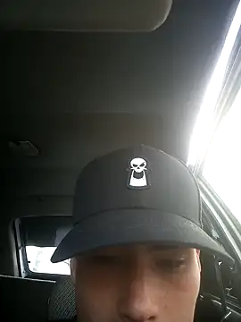 Snapshot of andres599 chatting on December 5, 2024, 9:28 pm andres599 online show from December 5, 2024, 9:28 pm