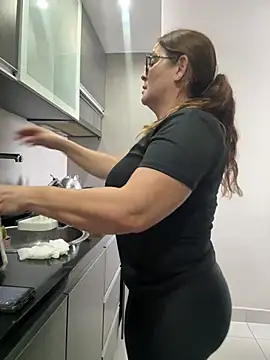 AntonellaAlondra4 online show from January 17, 2026, 3:39 pm