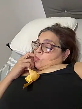 AntonellaAlondra4 online show from April 18, 2026, 3:43 am