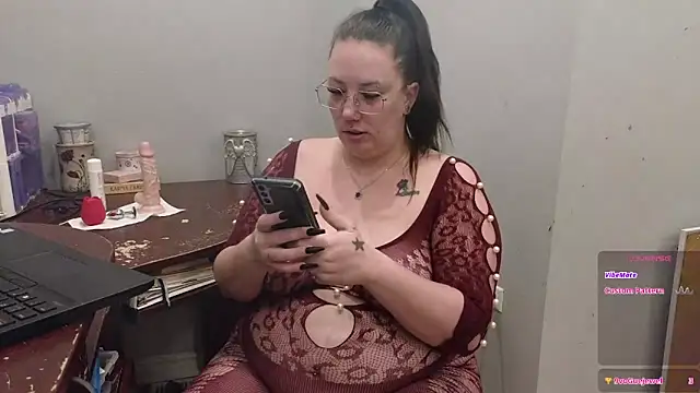 ThickGirlsDoItBetter online show from February 10, 2026, 10:36 pm