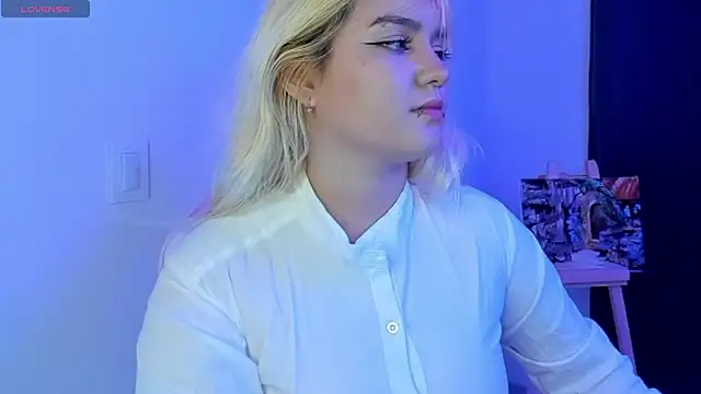 Snapshot of Pretty__zoe chatting on February 10, 2025, 3:03 am Pretty  zoe online show from February 10, 2025, 3:03 am