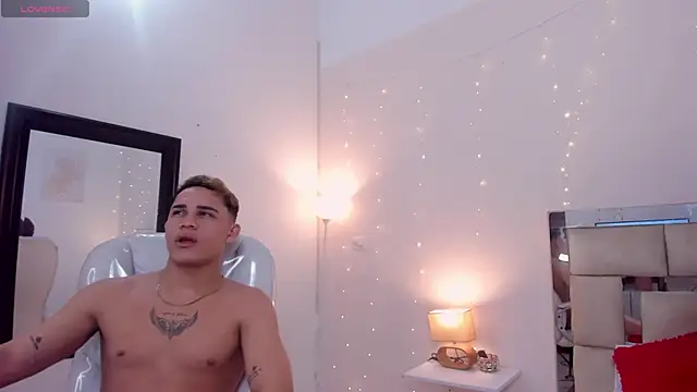 saraandstiven online show from February 11, 2025, 8:15 am