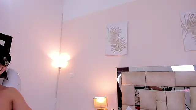 saraandstiven online show from March 19, 2025, 3:09 am