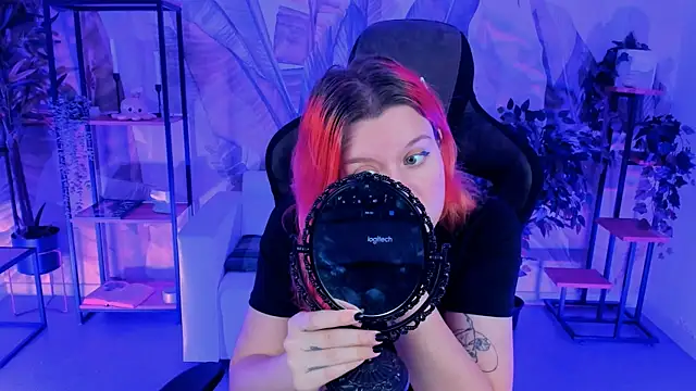 NielletaBlossom online show from March 8, 2025, 5:17 am