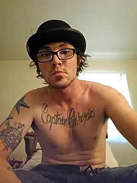 Snapshot of potholder420 chatting on January 17, 2025, 4:47 pm potholder420 online show from January 17, 2025, 4:47 pm