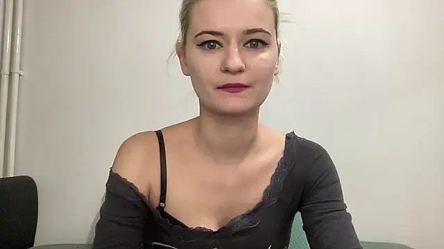 Snapshot of Onika_Love chatting on January 19, 2026, 2:21 pm Onika Love online show from January 19, 2026, 2:21 pm