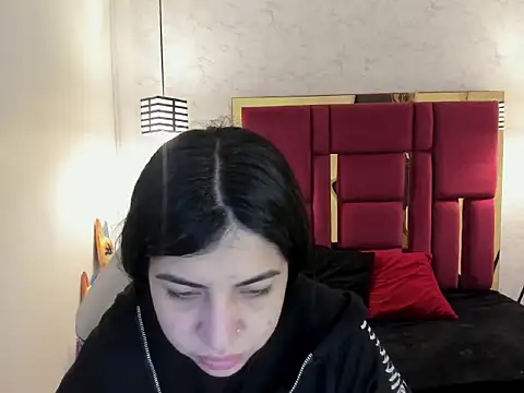 Violet m online show from October 19, 2025, 12:06 pm
