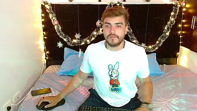 Snapshot of Dylanwish chatting on December 2, 2024, 11:29 pm Dylanwish online show from December 2, 2024, 11:29 pm