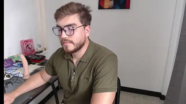 Snapshot of Dylanwish chatting on December 17, 2024, 8:21 pm Dylanwish online show from December 17, 2024, 8:21 pm