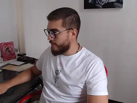 Snapshot of Dylanwish chatting on October 3, 2025, 8:39 pm Dylanwish online show from October 3, 2025, 8:39 pm