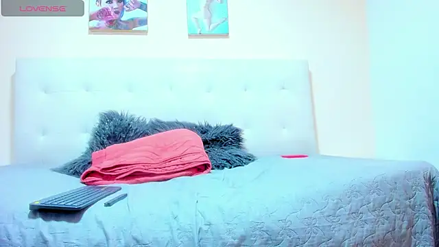 IssabellaJones online show from March 22, 2026, 4:43 pm