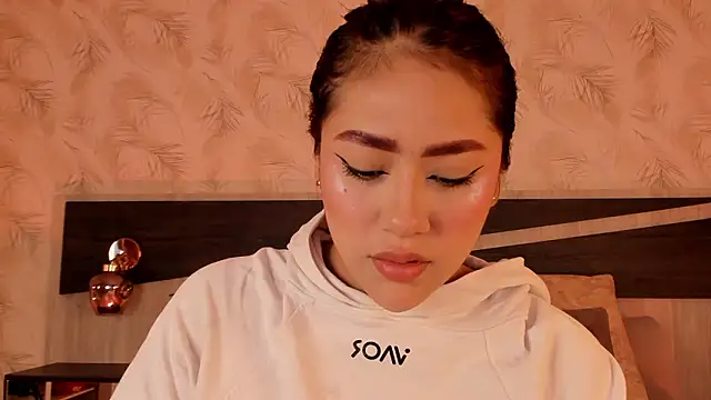 nicolle pierce online show from March 23, 2026, 10:52 am