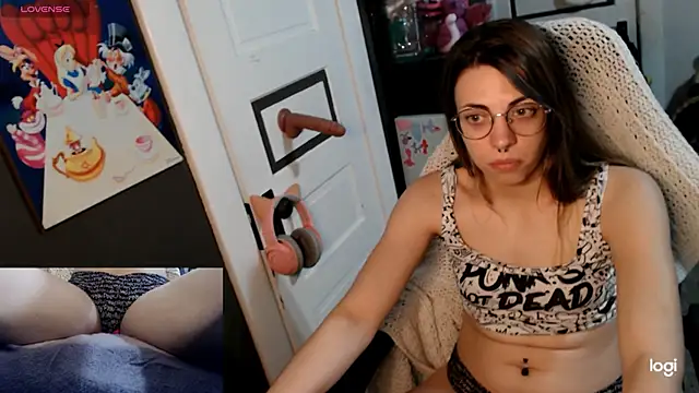 KSwonderland6 online show from March 24, 2026, 6:24 pm