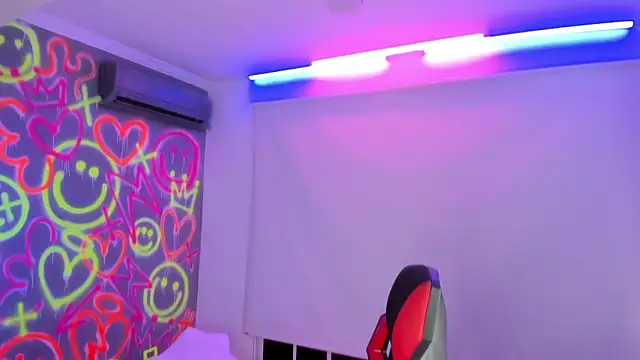 Snapshot of GEANNAROSE chatting on December 3, 2024, 9:00 am GEANNAROSE online show from December 3, 2024, 9:00 am