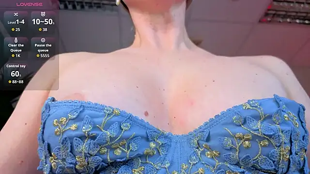 Angel Nikole online show from March 9, 2026, 1:42 am