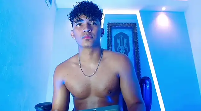 Snapshot of jamescurli_ chatting on December 22, 2024, 5:34 am jamescurli  online show from December 22, 2024, 5:34 am