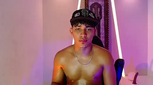 Snapshot of jamescurli_ chatting on December 23, 2024, 9:05 am jamescurli  online show from December 23, 2024, 9:05 am