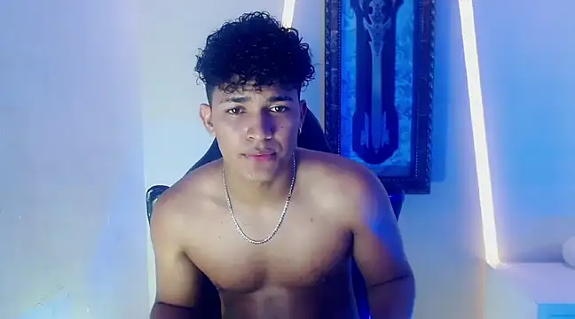 Snapshot of jamescurli_ chatting on January 4, 2025, 8:17 am jamescurli  online show from January 4, 2025, 8:17 am