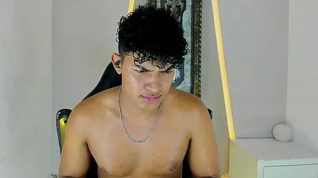 Snapshot of jamescurli_ chatting on January 7, 2025, 9:07 am jamescurli  online show from January 7, 2025, 9:07 am