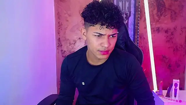 Snapshot of jamescurli_ chatting on January 26, 2025, 4:41 am jamescurli  online show from January 26, 2025, 4:41 am