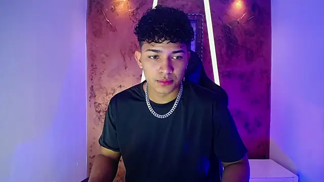 Snapshot of jamescurli_ chatting on January 31, 2025, 4:25 am jamescurli  online show from January 31, 2025, 4:25 am