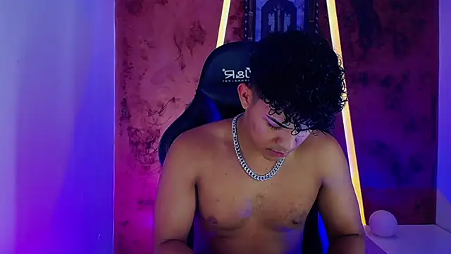 Snapshot of jamescurli_ chatting on February 3, 2025, 4:57 am jamescurli  online show from February 3, 2025, 4:57 am