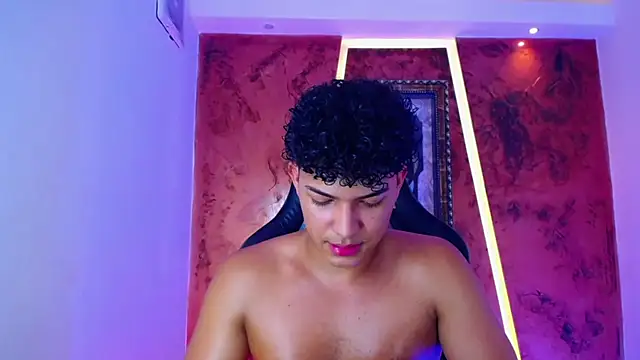 Snapshot of jamescurli_ chatting on March 1, 2025, 11:17 am jamescurli  online show from March 1, 2025, 11:17 am