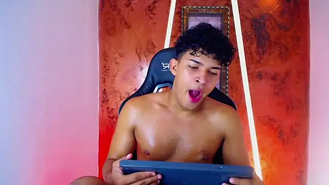 Snapshot of jamescurli_ chatting on March 2, 2025, 4:28 am jamescurli  online show from March 2, 2025, 4:28 am