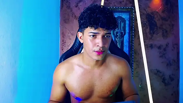 Snapshot of jamescurli_ chatting on March 10, 2025, 2:37 pm jamescurli  online show from March 10, 2025, 2:37 pm