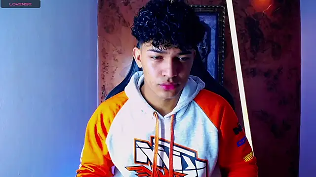 Snapshot of jamescurli_ chatting on March 15, 2025, 4:24 am jamescurli  online show from March 15, 2025, 4:24 am